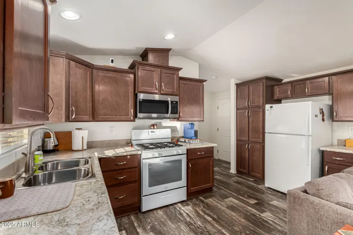 Appliances included