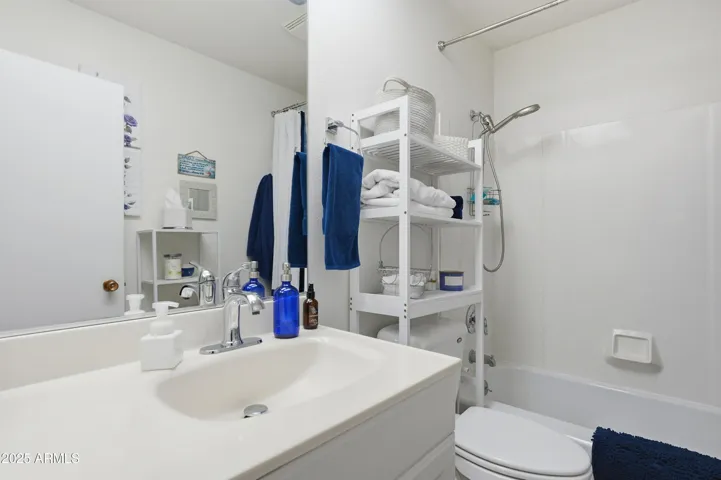 Secondary bedroom