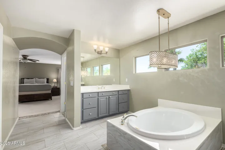 Primary en suite
