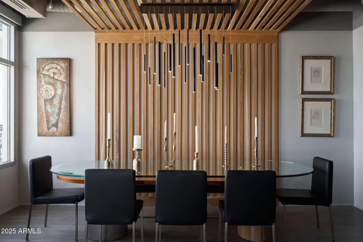 2211 Dinning