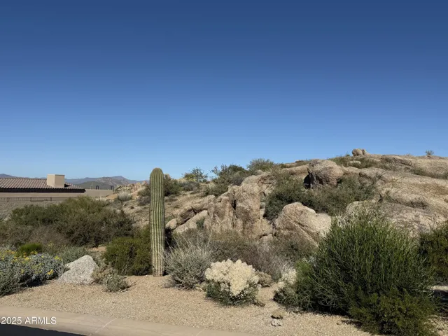 Gorgeous rock formations as your across the street neighbor!