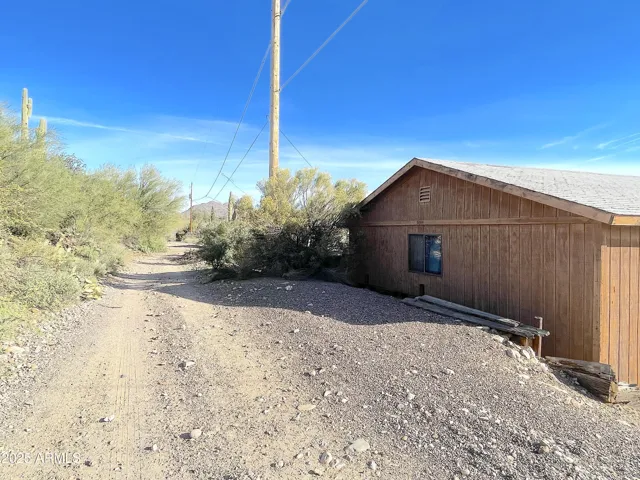 Alley access from Queen Valley Drive