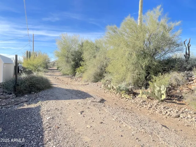 Alley access off of Sharon Drive