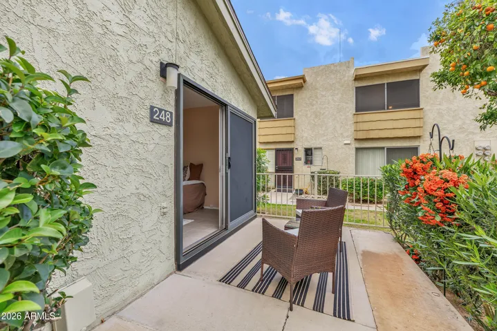 Patio/sitting area