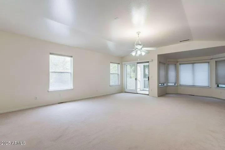 This photo is a rendering of what this space will look like once the home is vacant. This is virtually rendered via AI.