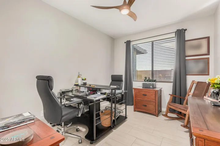 Flexible Den ideal for Office or Study