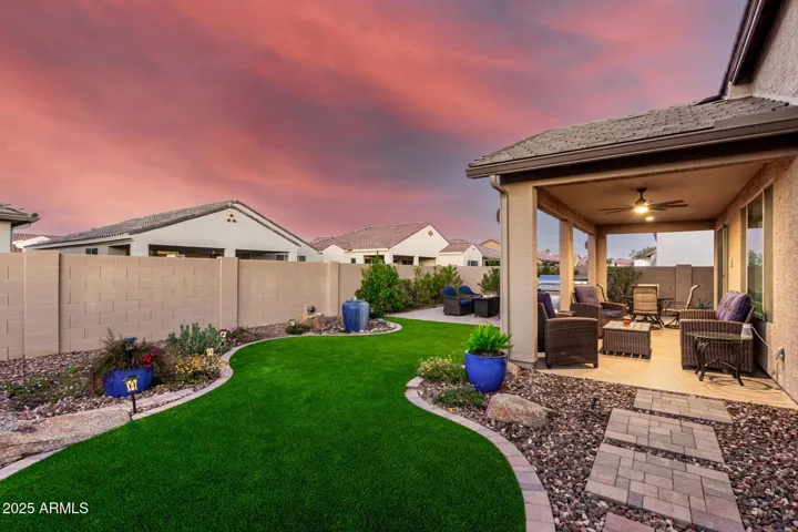 Beautiful back yard to enjoy