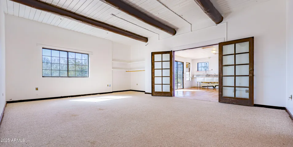 OWNER'S SUITE -Entry to Bonus room