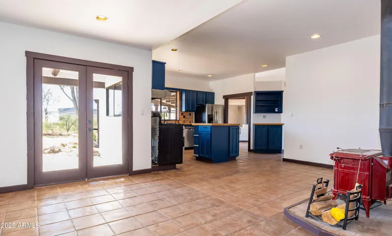 Kitchen Sitting area -