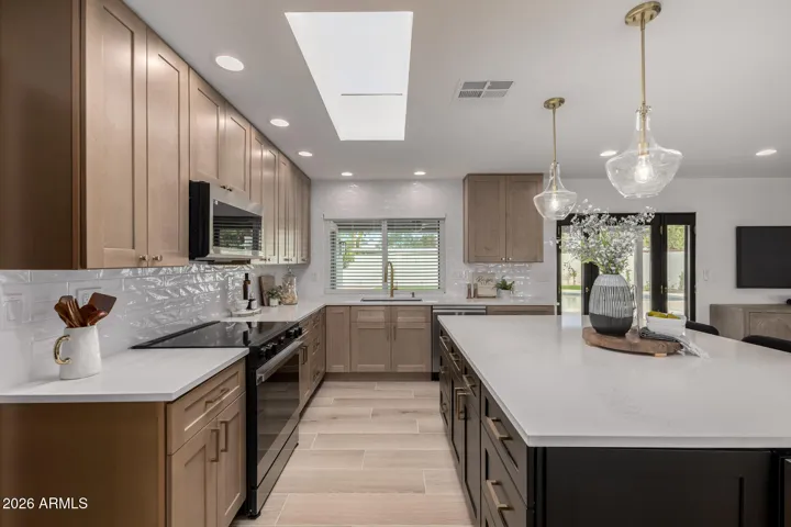 Plenty of cabinets