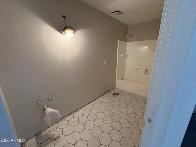 Secondary Bath Upstairs