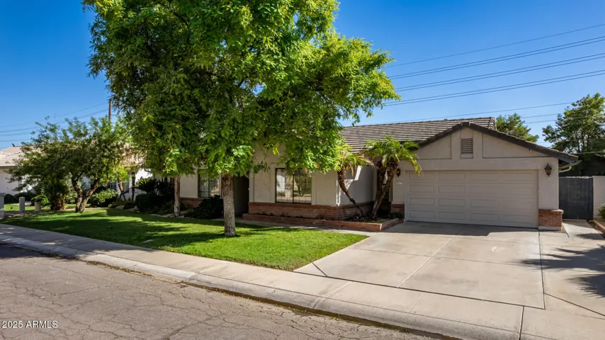 Fully remodeled over $150k of updates including Salt water pool, new floors, new bathrooms, new water heater, new roof, and full acccess to Val Vista Clubhouse amenities - 6 pickleball, 5 tennis courts, heated year-round Jr. Olympic pool open 6am to 10pm!
