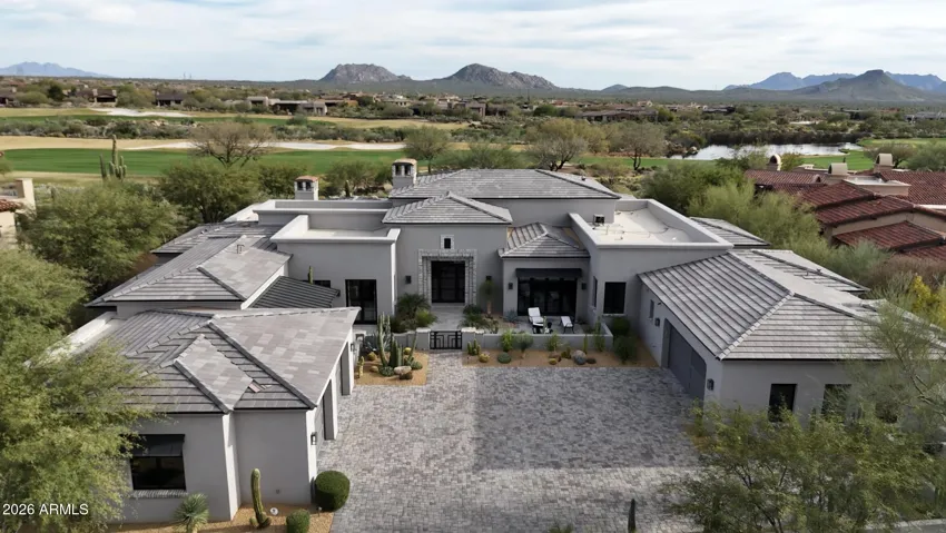 Golf Course Estate home on the 10th fairway & water hole.