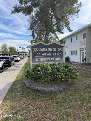 Consolidated Co-op sign in front of office.