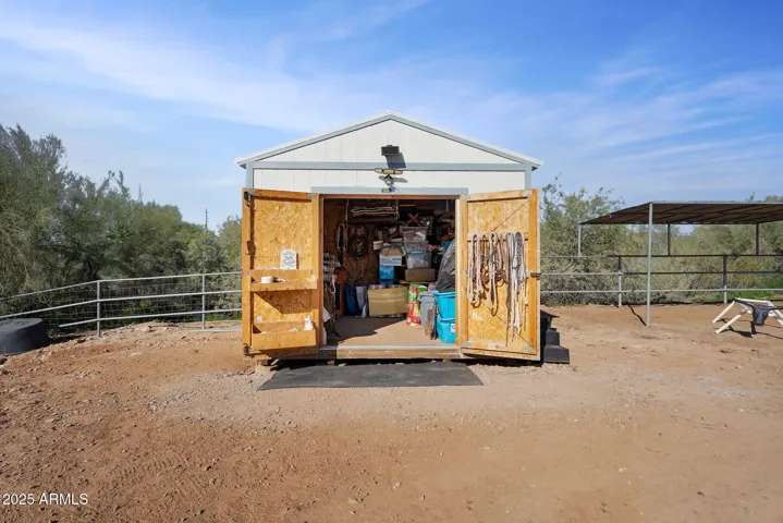 spacious tack shed