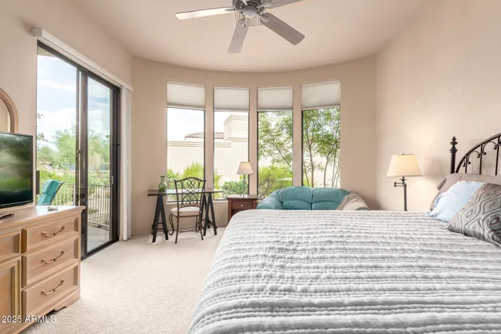 Bay window with auto shades