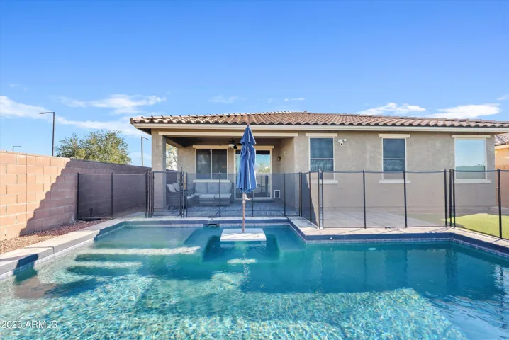 Awesome fenced relaxing pool. Float around and enjoy!