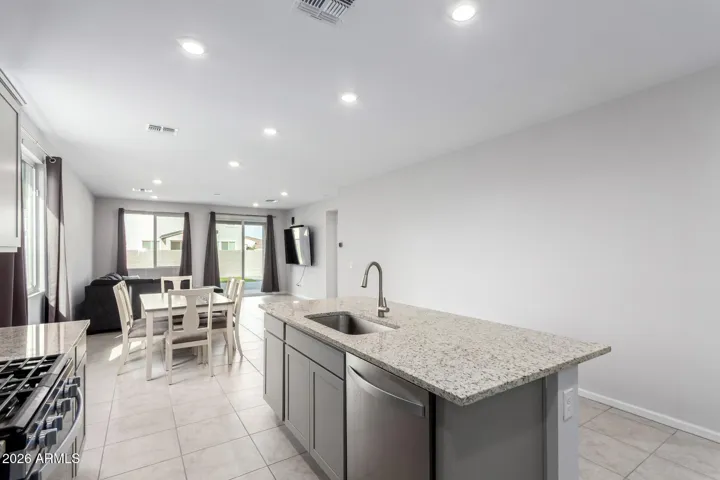 Kitchen w/ Island