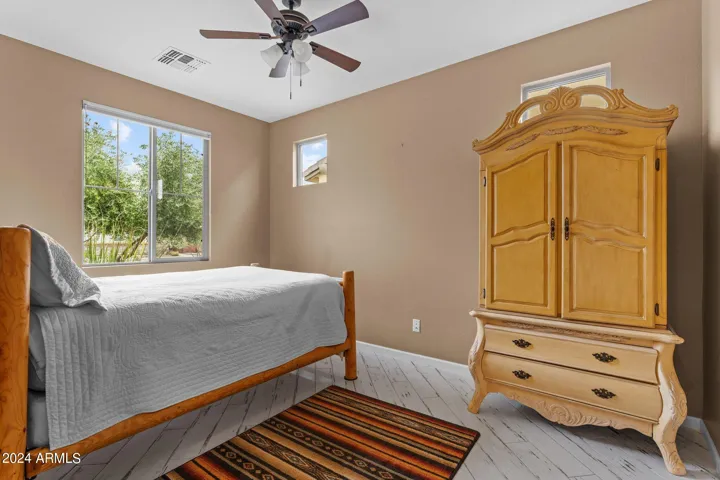 Guest room/Office