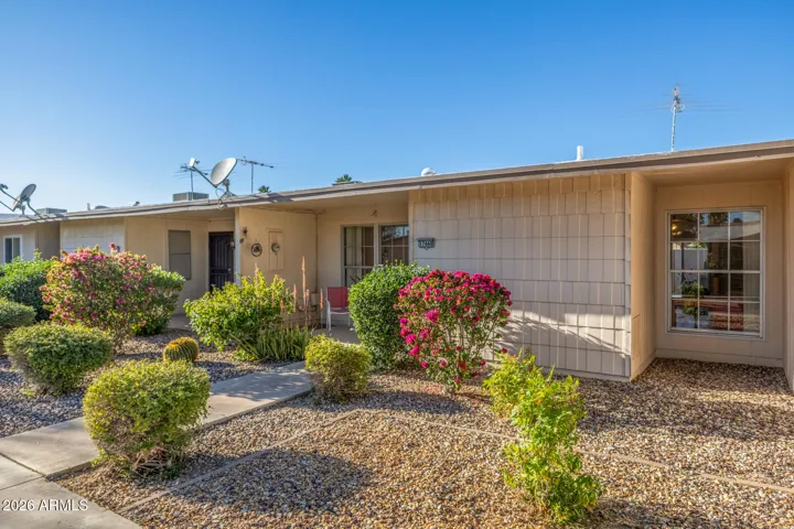 Entry courtyard area to property