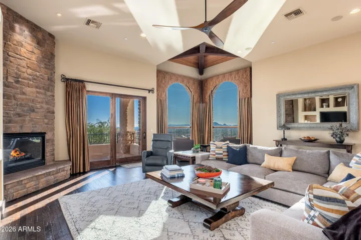 FAMILY ROOM WITH ACCESS TO UPPER BACLONY