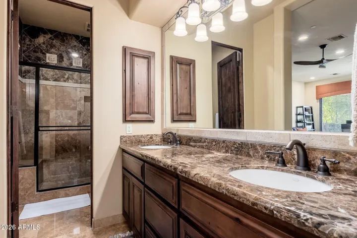 LOWER LEVEL PRIAMRY SUITE BATHROOM