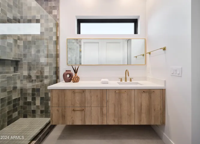 2nd Bathroom (2nd Bedroom en-suite) with a large stand-in shower.