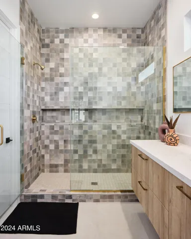 2nd Bathroom (2nd Bedroom en-suite) with a large stand-in shower.