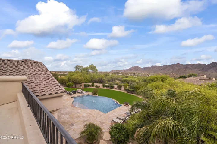 Private and Tranquil Arizona Resort-Style Living