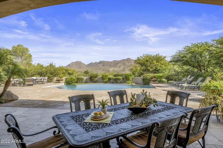 Alfresco Dining with a View