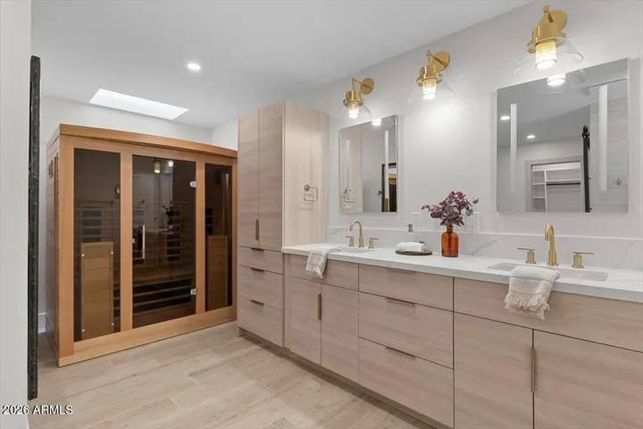 Medical grade Infrared sauna included!