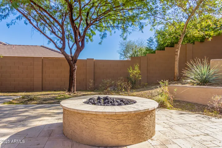 Gas firepit