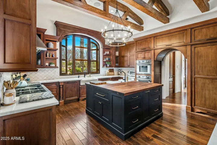 KITCHEN ISLAND 1 0F 2
