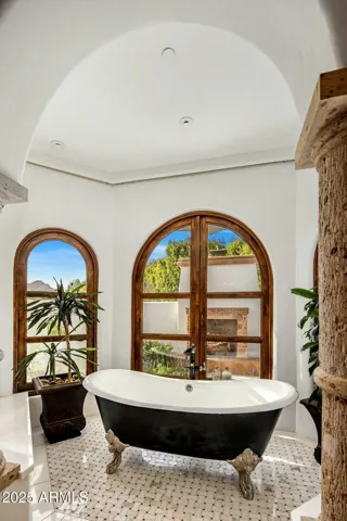 MASTER TUB