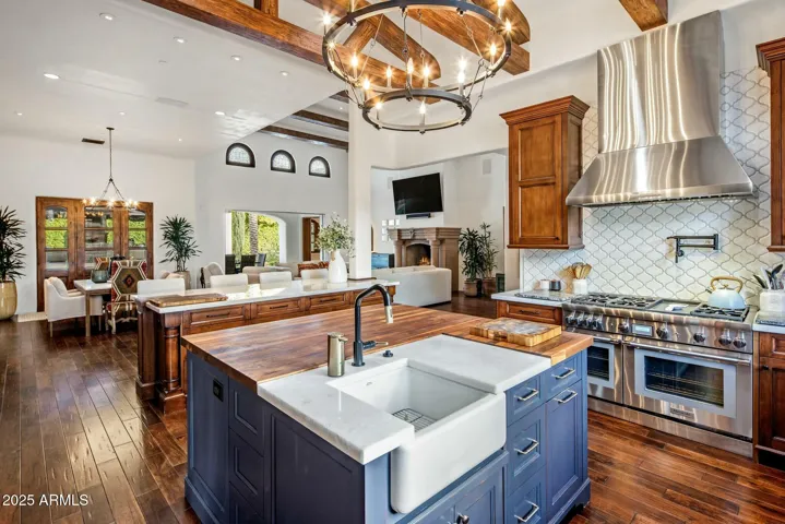 GOURMET CHEFS KITCHEN