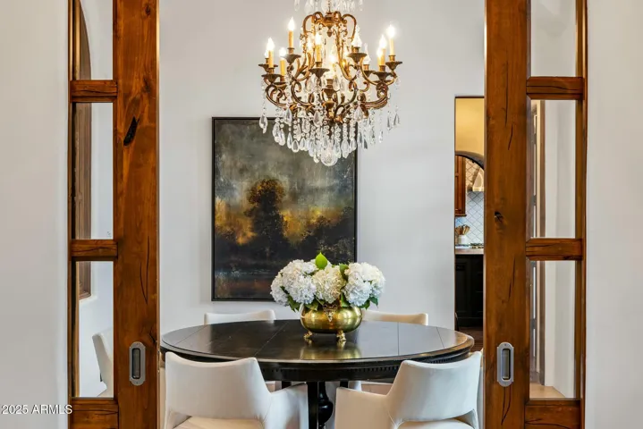 FORMAL DININGROOM