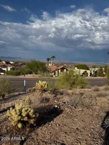 Corner site w/views
