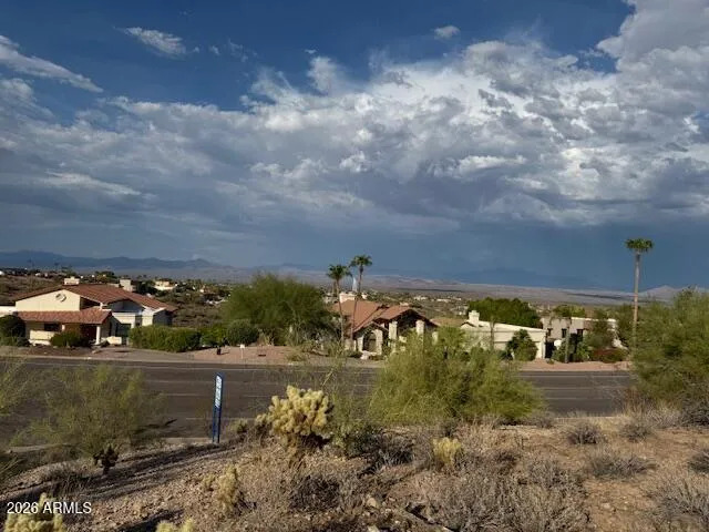 Corner site w/mtn views