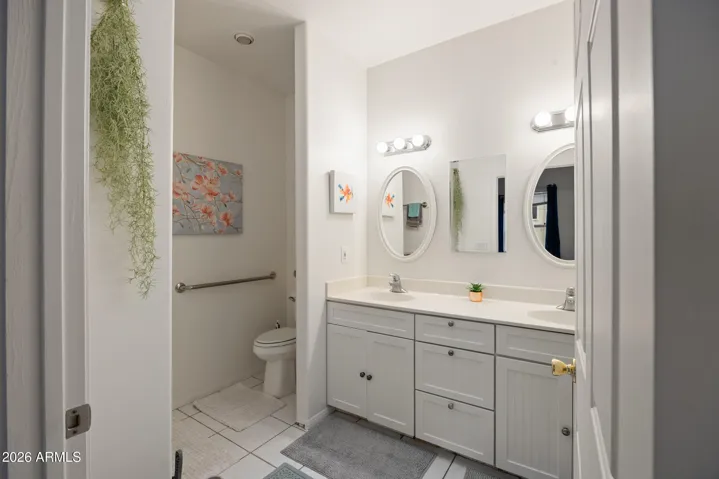 Back unit bathroom