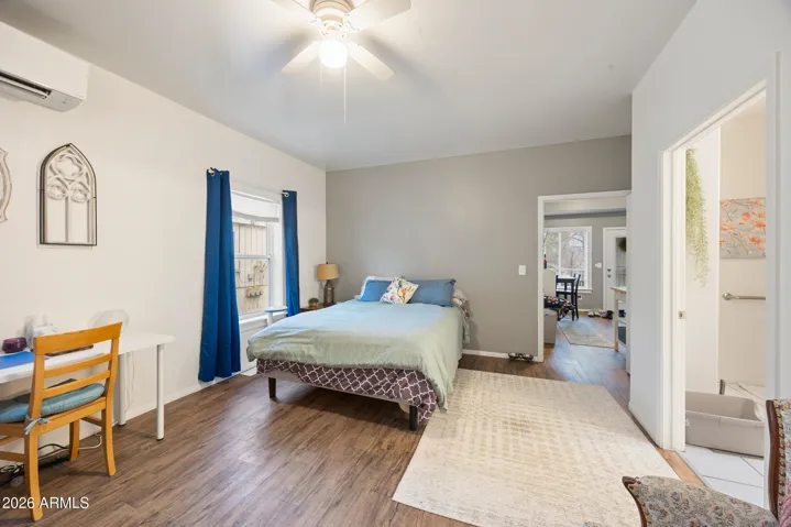 Back unit bedroom