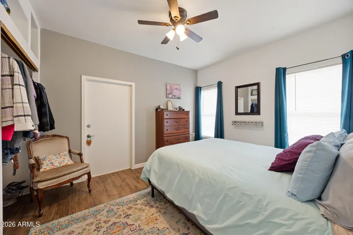Front unit bedroom