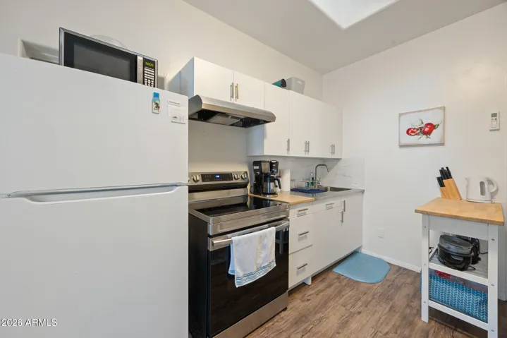 Back unit kitchen