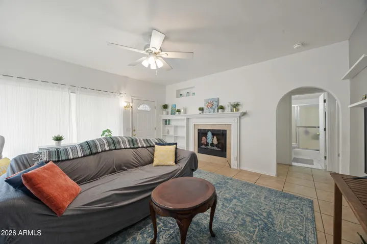 Front unit Living area