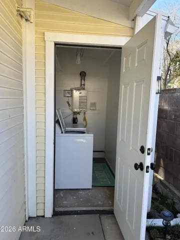 Guest House Laundry room