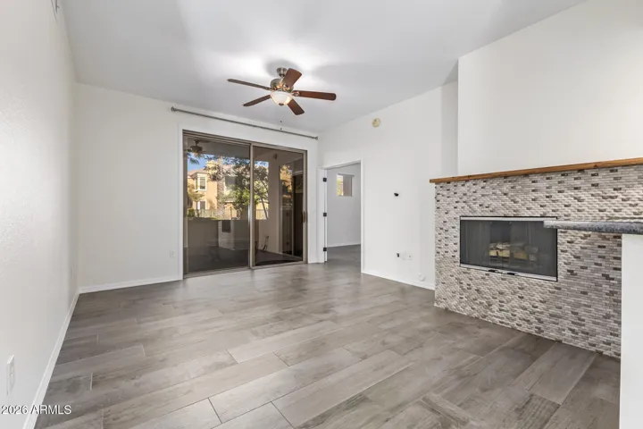 Gas fireplace