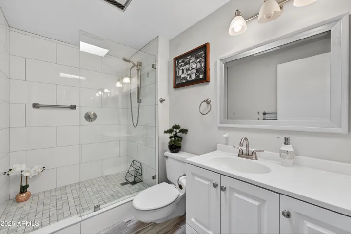 Master Bathroom w/ Grab Bars