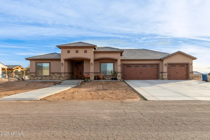 Beautiful brand new custom build home