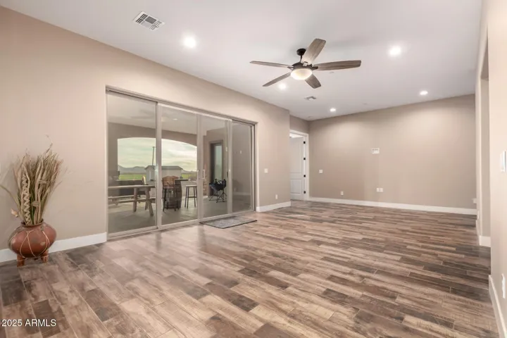 Family room with beautiful back yard and mauntain views