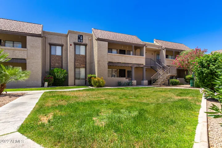 Grassy area outside your front door! No building staring down at you!