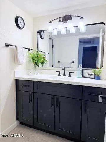 Each bedroom it's own bathroom!